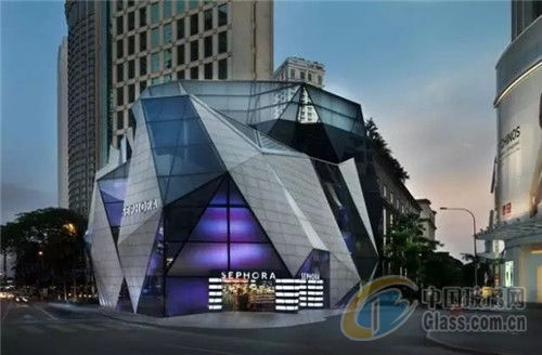 玻璃幕墙与石材混搭 马来西亚水晶建筑的璀璨设计